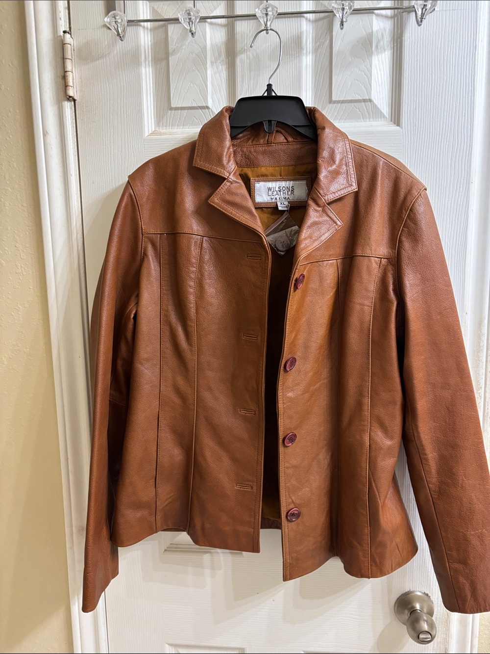 Wilsons Leather Tan/Brown Maxima Women's Leather Jacket. Preowned but never worn